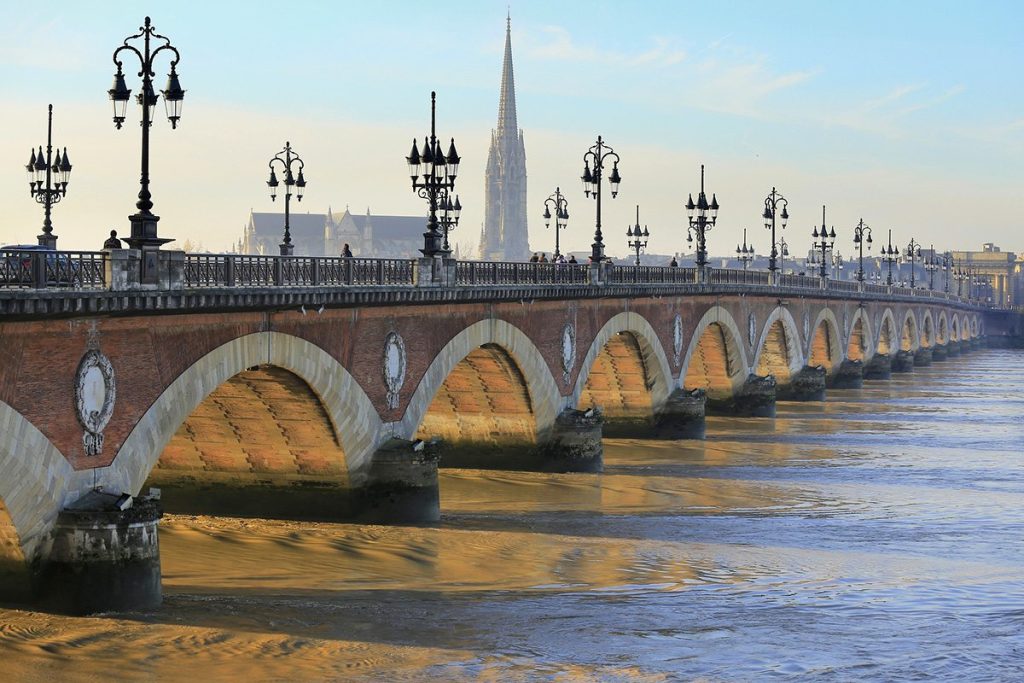 Escapade Bordelaise - pont de pierre bordeaux - Bassin d'Arcachon