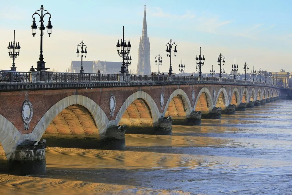 Escapade Bordelaise - pont de pierre bordeaux - Bassin d'Arcachon