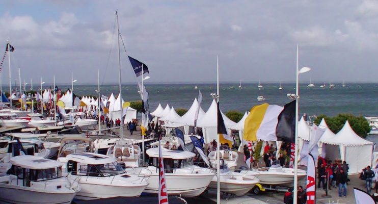 The Bassin in spring - darcachon boat show - Bassin d'Arcachon