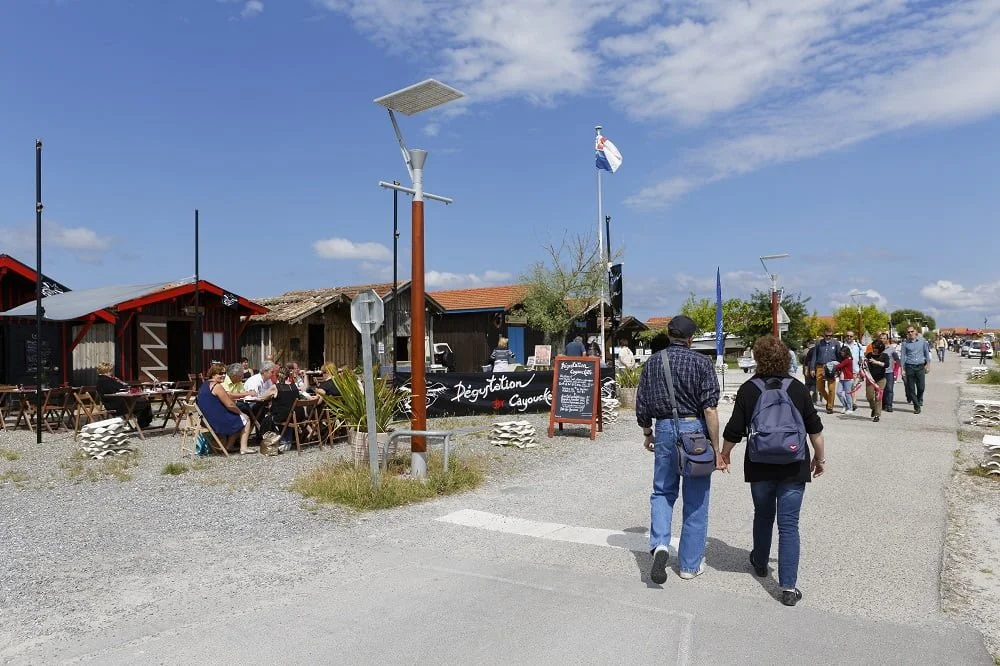 A feast for the eyes at the Port of Larros - Esplanade of the Larros Gujan oyster farmers - Bassin d'Arcachon