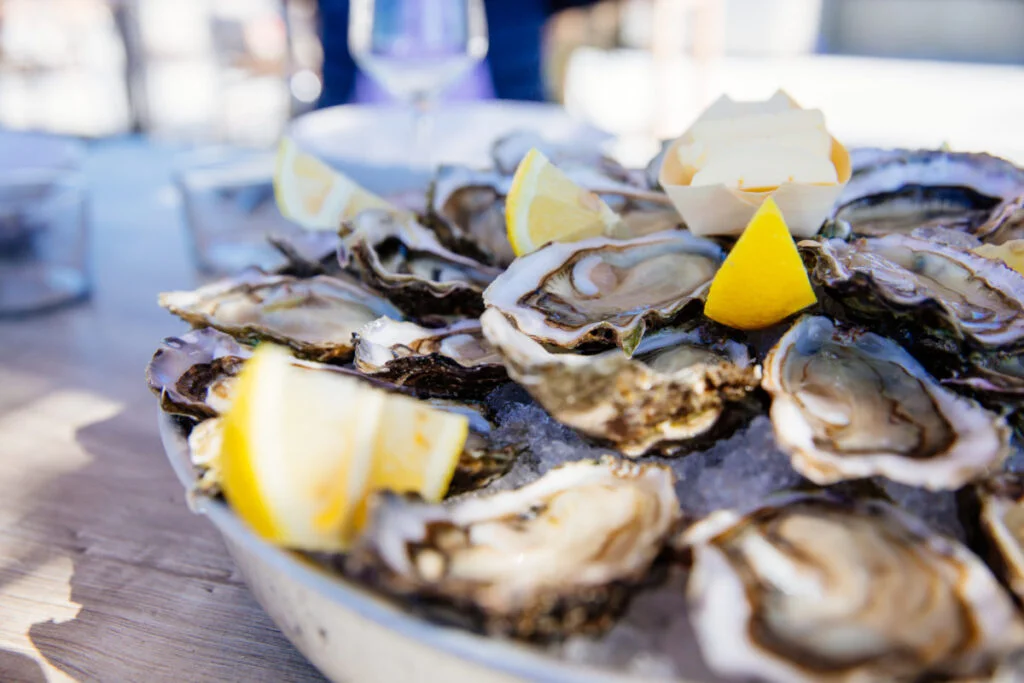 Déguster des huîtres à Arès