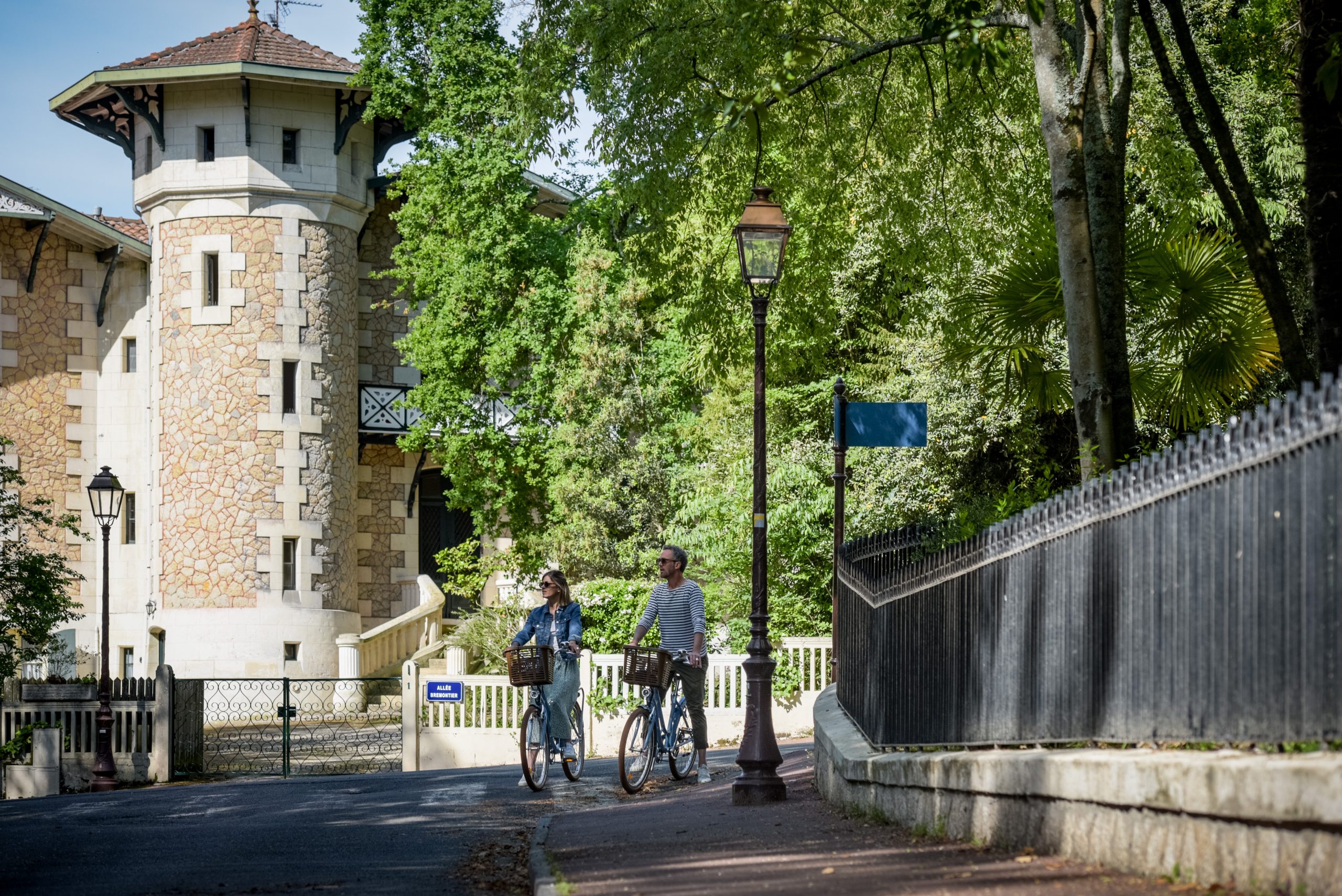 Handlebars and fresh air: 4 bike rides on the Bassin - 20220516 HD Ville dHiver MEDINA 2 scaled - Bassin d'Arcachon