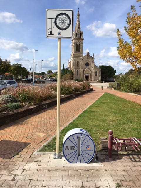 Praktische Informationen zur Fortbewegung mit dem Fahrrad - Nr. 5 Le Teich Rathaus Inflation Station - Bassin d'Arcachon