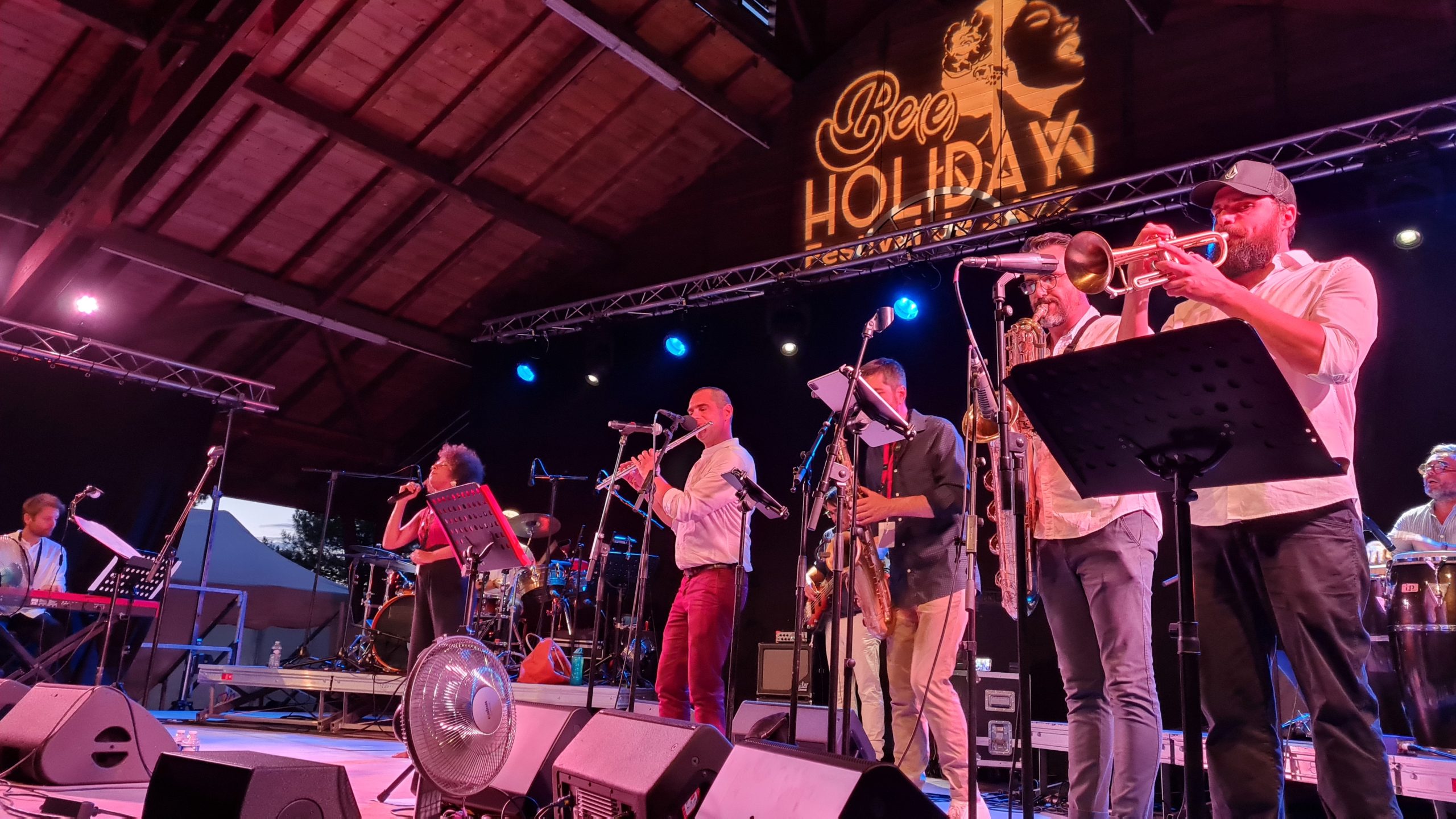 El Bassin en verano - 20230819 212625 a escala - Bassin d'Arcachon